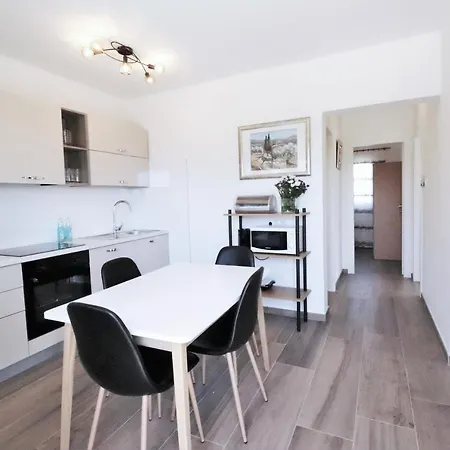 Mendula - Luxury By The - Heated Pool - Lush Garden * Traù