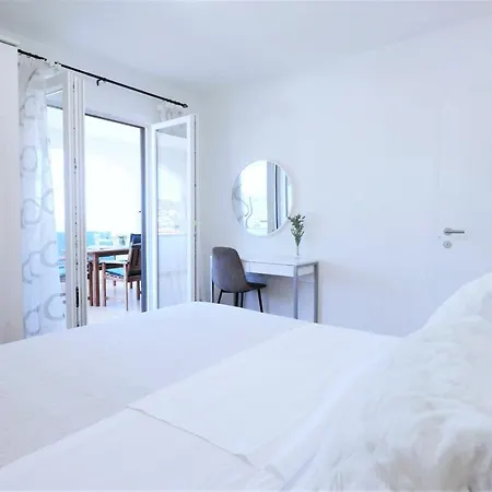 Villa Mendula - Luxury By The - Heated Pool - Lush Garden *