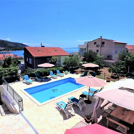 Mendula - Luxury By The - Heated Pool - Lush Garden Villa