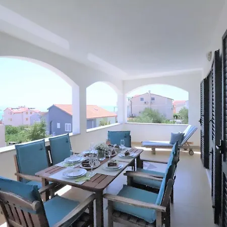 Villa Mendula Trogir - Luxury Villa By The Beach - Heated Pool - Lush Green Garden *