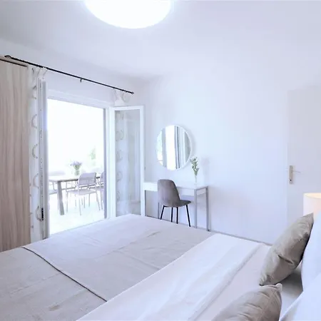 Villa Mendula Trogir - Luxury Villa By The Beach - Heated Pool - Lush Green Garden Vila *