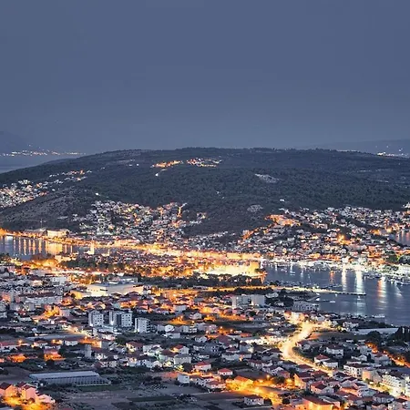 Mendula - Luxury By The - Heated Pool - Lush Garden *