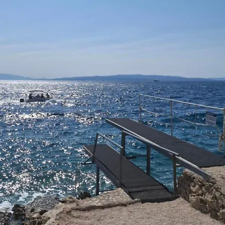 Villa Mendula Trogir - Luxury Villa By The Beach - Heated Pool - Lush Green Garden