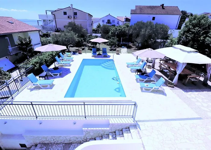 Villa Mendula Trogir - Luxury Villa By The Beach - Heated Pool - Lush Green Garden Trogir