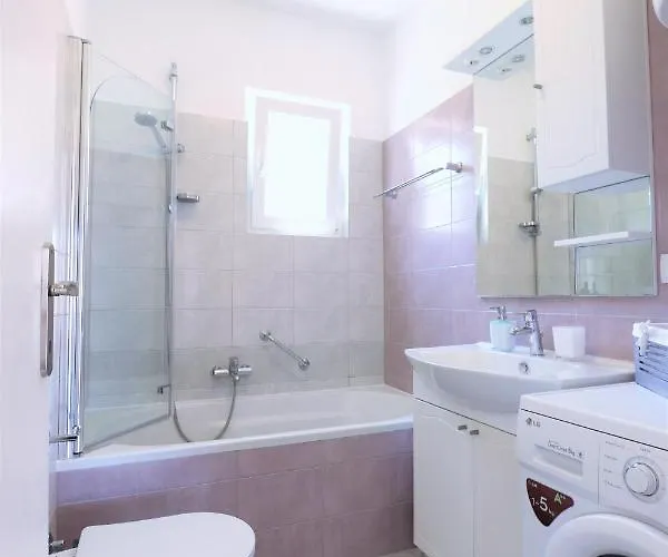 Villa Villa Mendula Trogir - Luxury Villa By The Beach - Heated Pool - Lush Green Garden Trogir