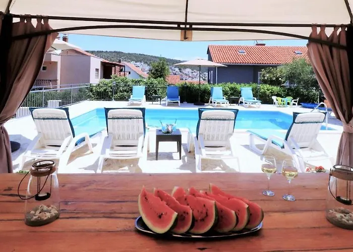 Вілла Mendula - Luxury By The - Heated Pool - Lush Garden