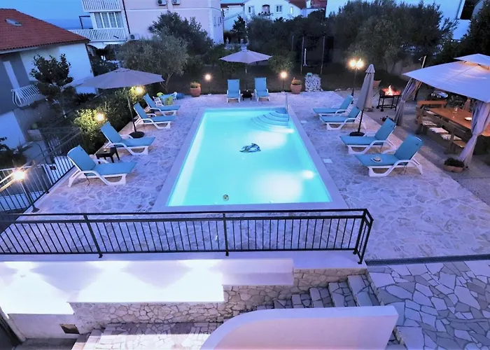 Villa Villa Mendula Trogir - Luxury Villa By The Beach - Heated Pool - Lush Green Garden Trogir