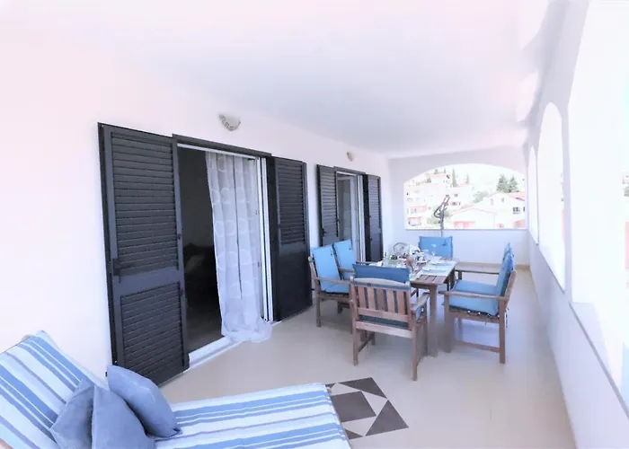 Villa Mendula Trogir - Luxury Villa By The Beach - Heated Pool - Lush Green Garden