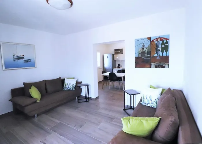 Villa Mendula - Luxury By The - Heated Pool - Lush Garden