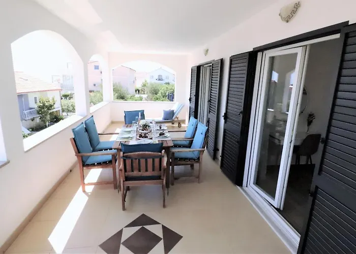 Villa Villa Mendula Trogir - Luxury Villa By The Beach - Heated Pool - Lush Green Garden Trogir