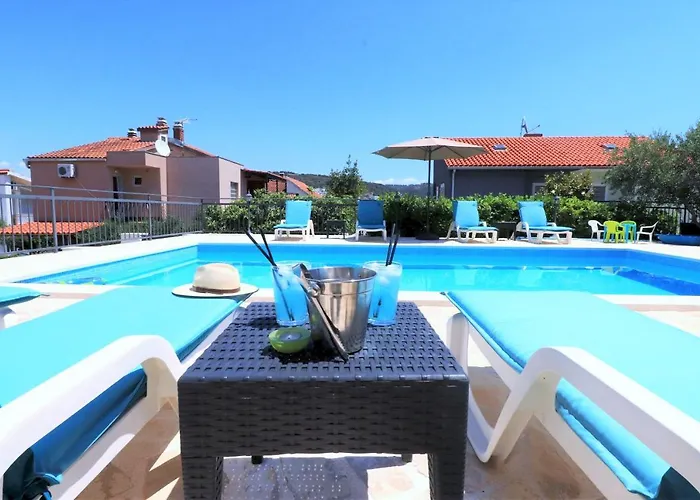 Mendula - Luxury By The - Heated Pool - Lush Garden * Trogir