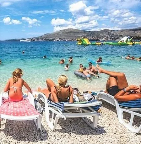 Mendula - Luxury By The - Heated Pool - Lush Garden