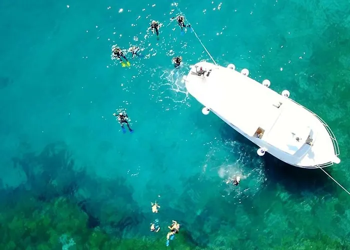 Mendula - Luxury By The - Heated Pool - Lush Garden Villa *