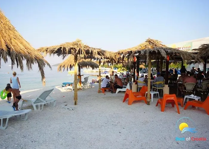 Villa Mendula - Luxury By The - Heated Pool - Lush Garden Trogir