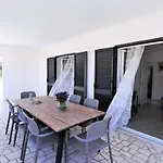 Villa Mendula Trogir - Luxury Villa By The Beach - Heated Pool - Lush Green Garden * Trogir