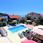 Villa Mendula Trogir - Luxury Villa By The Beach - Heated Pool - Lush Green Garden Villa