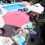 Villa Mendula Trogir - Luxury Villa By The Beach - Heated Pool - Lush Green Garden Villa