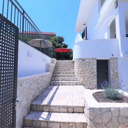 Villa Villa Mendula Trogir - Luxury Villa By The Beach - Heated Pool - Lush Green Garden *
