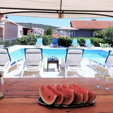 ヴィラ Mendula - Luxury By The - Heated Pool - Lush Garden