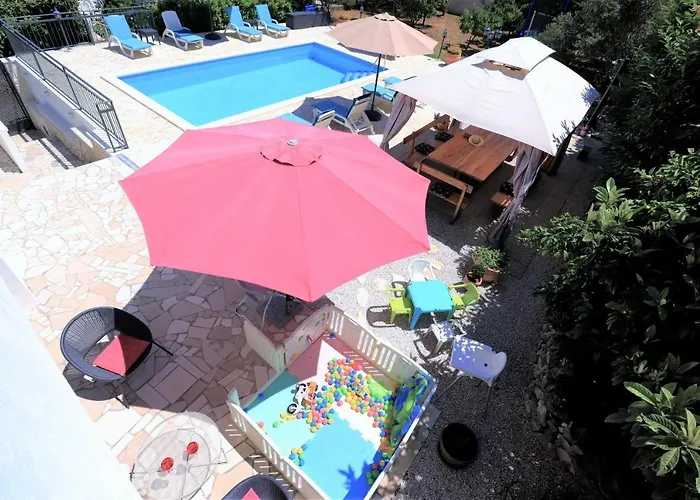 Mendula - Luxury By The - Heated Pool - Lush Garden Βίλα