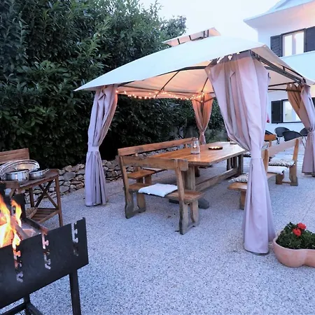 Mendula - Luxury By The - Heated Pool - Organic Garden * Trogir