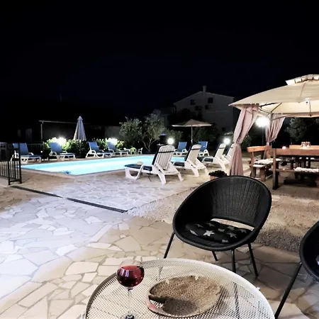 Mendula - Luxury By The - Heated Pool - Organic Garden * Trogir