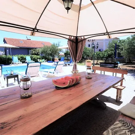 Mendula - Luxury By The - Heated Pool - Organic Garden Willa Trogir